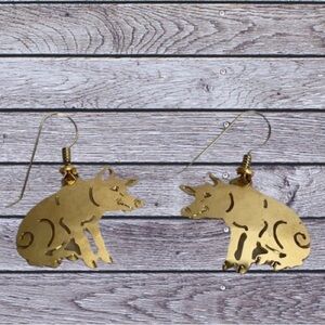 Wild Bryde Pig gold tone pierced ears. So cute. Great for any collector.